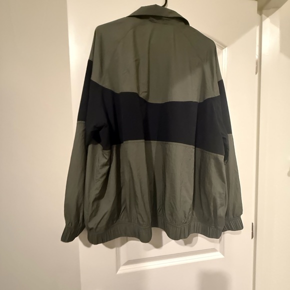 Lululemon Jacket - Picture 5 of 5